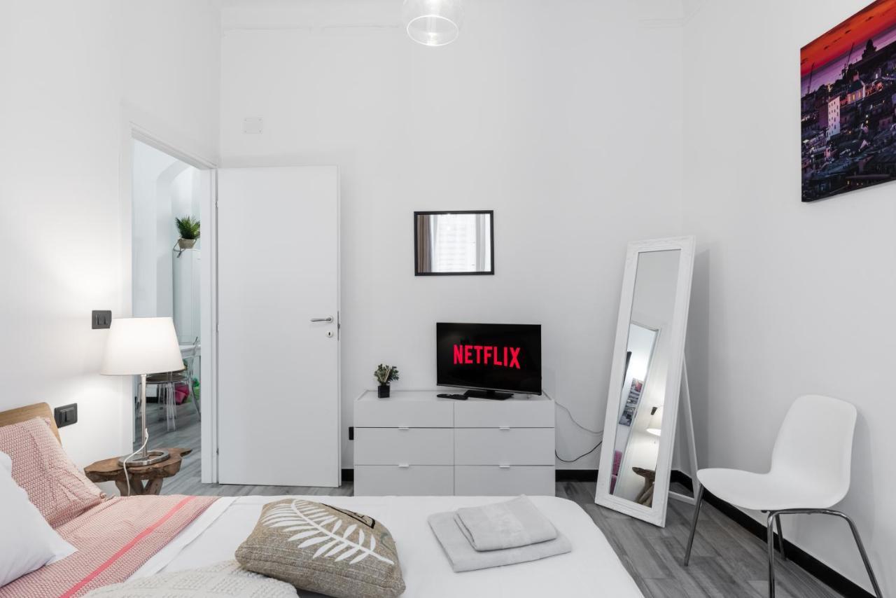 Acquario 5' Free Wifi & Netflix "Prione" By Tilo Apartment'S Genoa Exterior photo