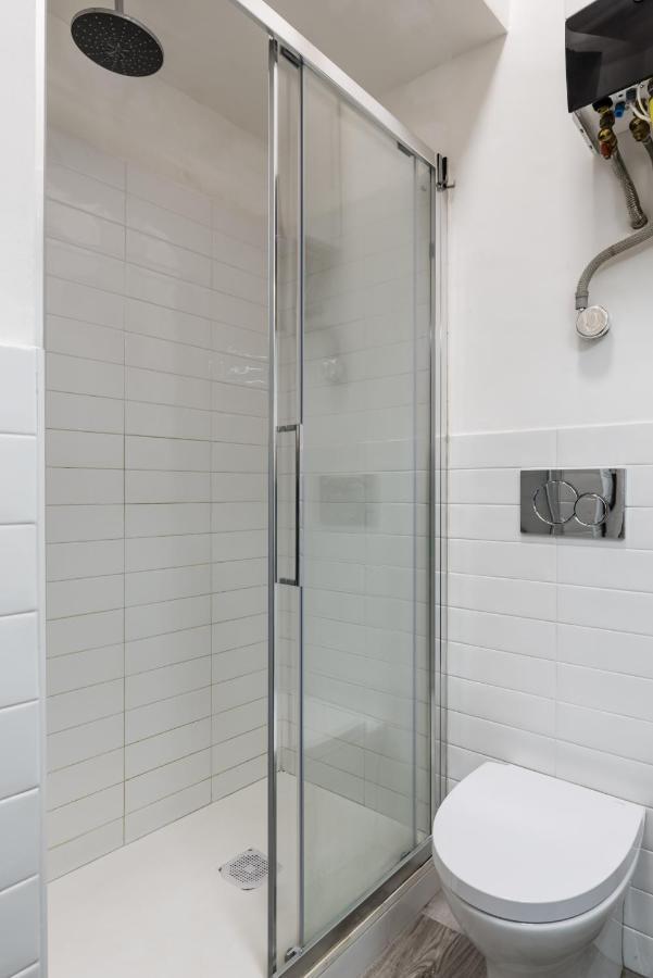 Acquario 5' Free Wifi & Netflix "Prione" By Tilo Apartment'S Genoa Exterior photo