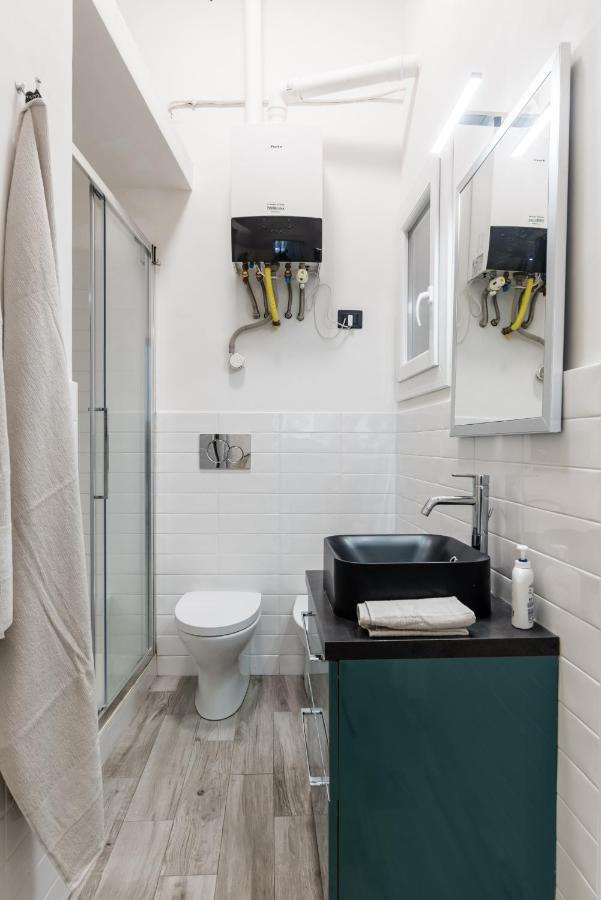 Acquario 5' Free Wifi & Netflix "Prione" By Tilo Apartment'S Genoa Exterior photo